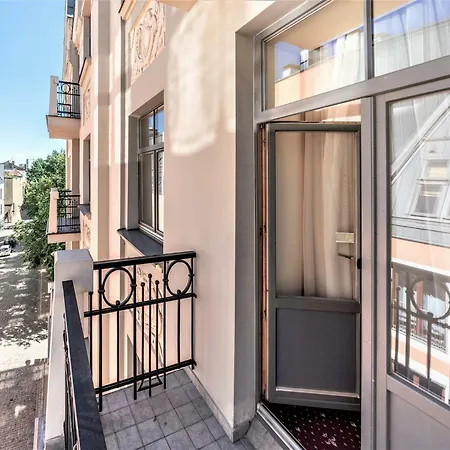 瑞克斯韦尔老里加宫酒店 4* 里加