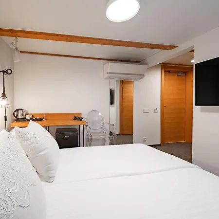 瑞克斯韦尔老里加宫酒店 4*