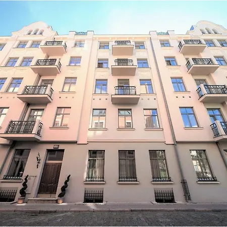 Rixwell Old Palace Hotel 4*