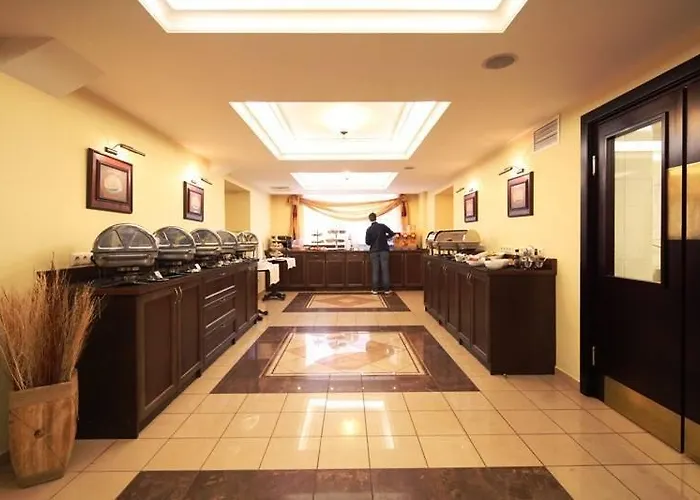 瑞克斯韦尔老里加宫酒店 4*